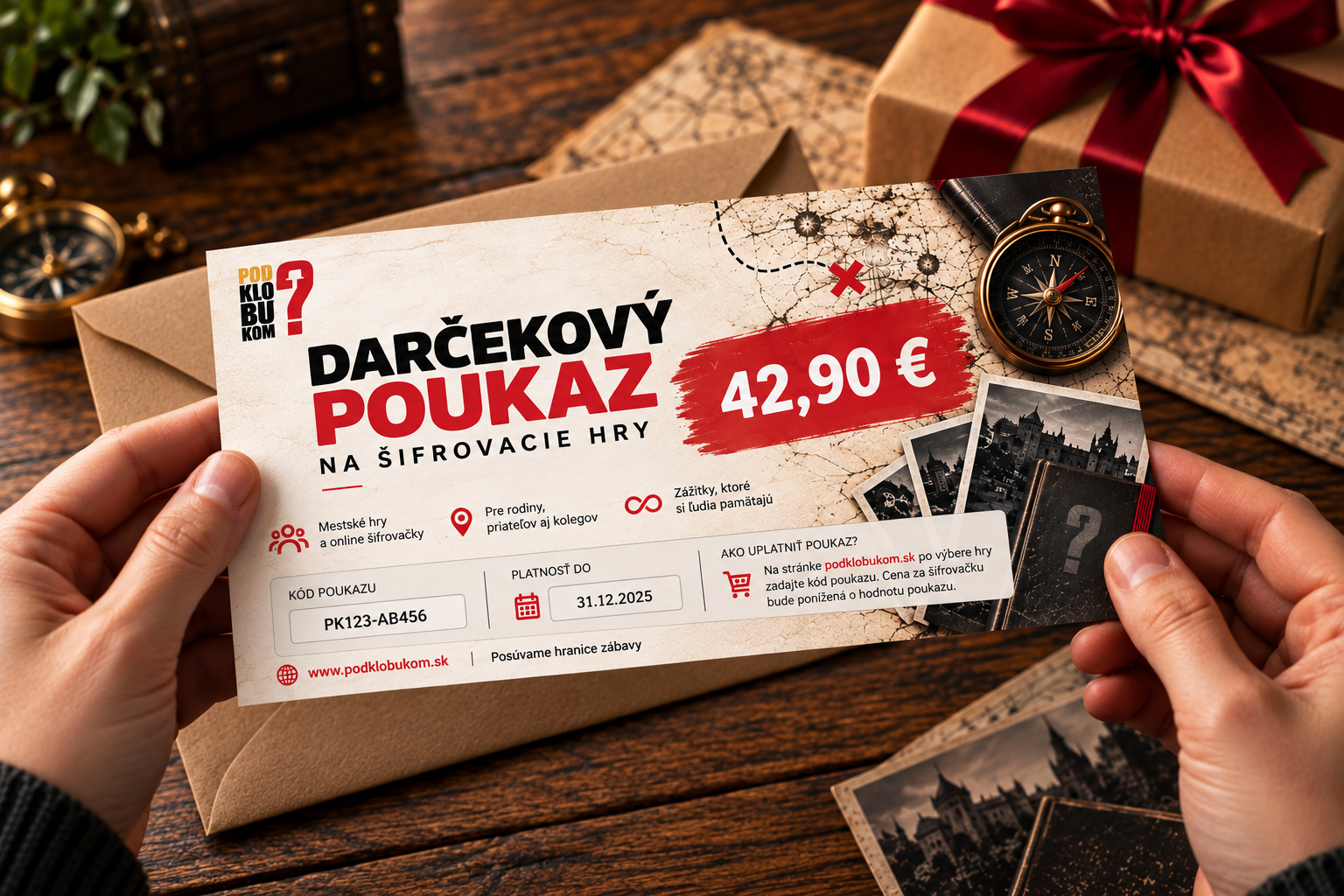 Obdarovaný drží darčekový poukaz na šiforvacie dobrodružstvo